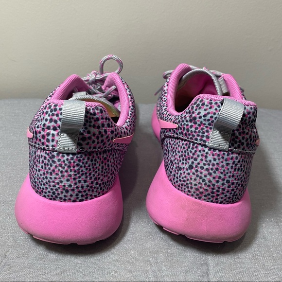 Nike Roshe Run Polka Dot Athletic Shoes - Picture 6 of 8